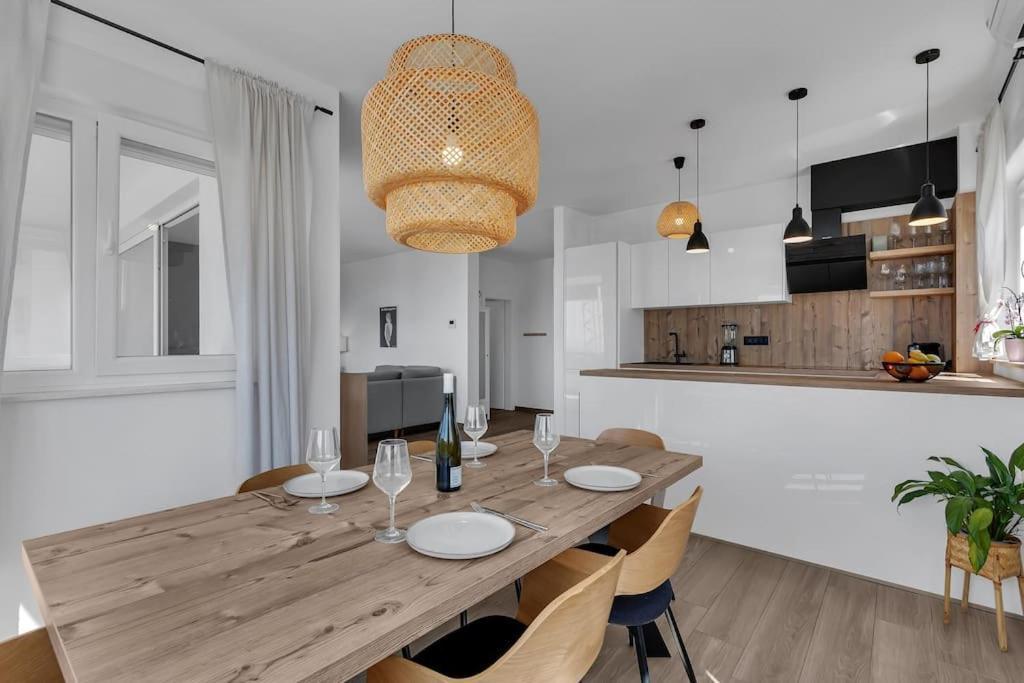 Apartment Penthouse Lena Makarska