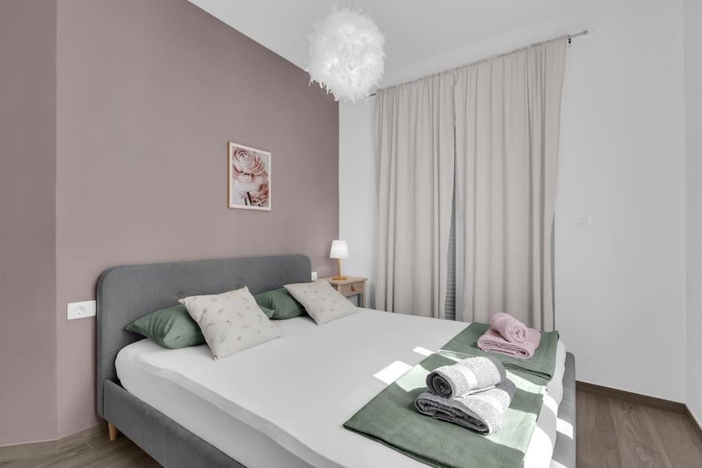 Apartment Penthouse Lena *